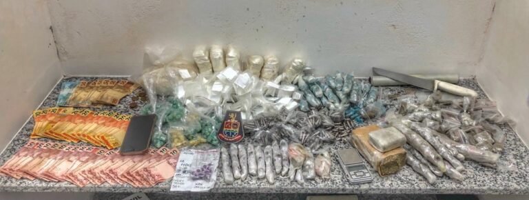 Polícia apreende mais de 3 kg de drogas em Caraguatatuba