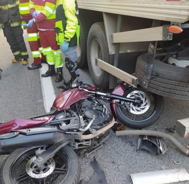 Motociclista morre e Via Dutra fica interditada em Aparecida