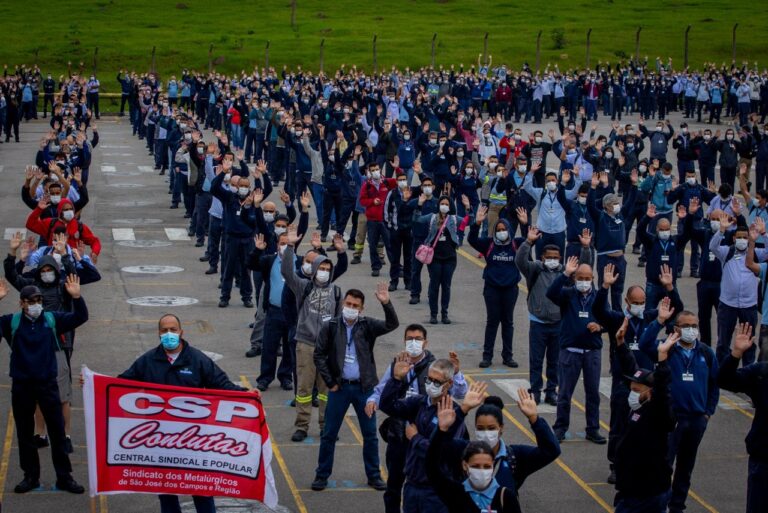 Trabalhadores aprovam proposta do sindicato para manutenção de empregos na GM
