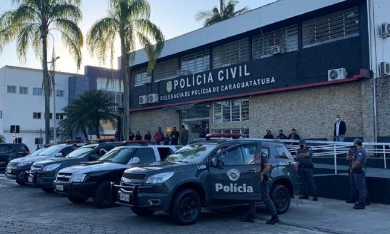 Briga de bar causa a morte de dois homens em Caraguatatuba. As vítimas foram atingidas a golpes de madeira e machado