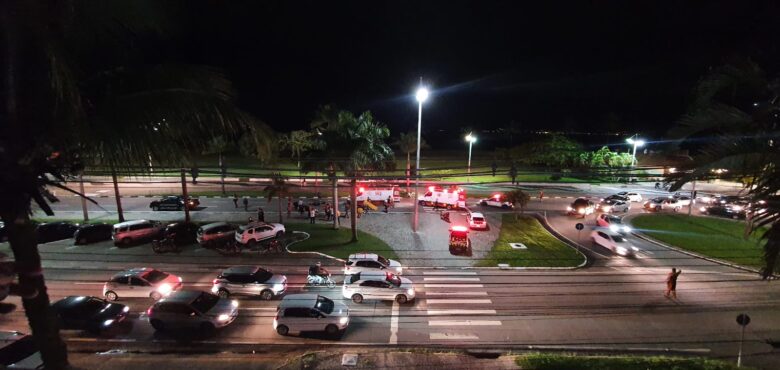 Idosos morrem atropelados por moto em Caraguatatuba