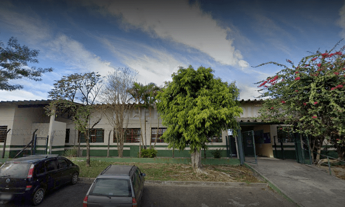 Aluno é agredido com arma branca em frente a escola de Taubaté