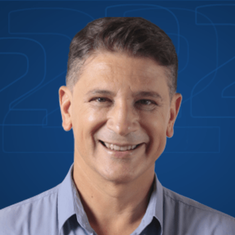 Isael Domingues, prefeito de Pindamonhangaba, faz cirurgia de emergência