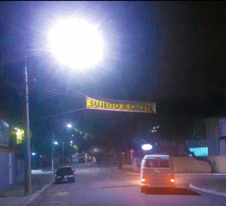 faixas “sujeito a cacete” são retiradas de ruas de São José dos Campos pela PM