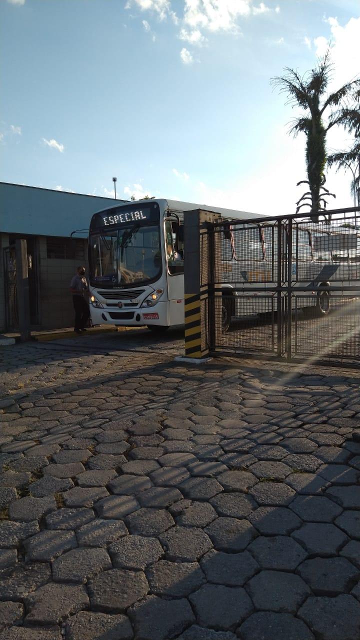 Ônibus voltam a circular em Jacareí. Os motoristas e cobradores da JTU realizaram uma assembleia na manhã desta quinta-feira (02/12)