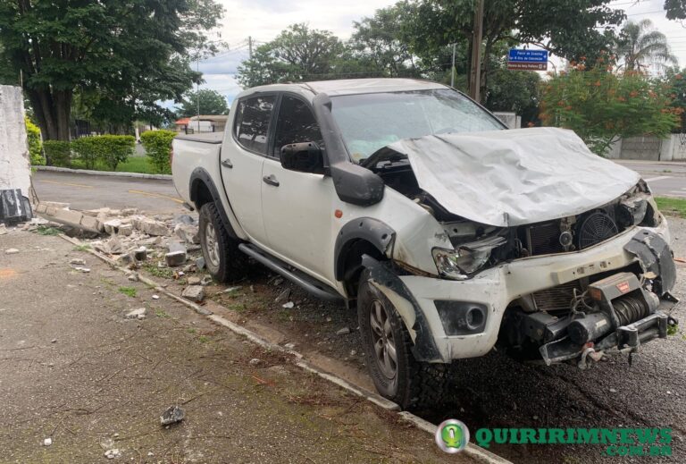 Motorista atravessa muro depois de mal súbito em Taubaté