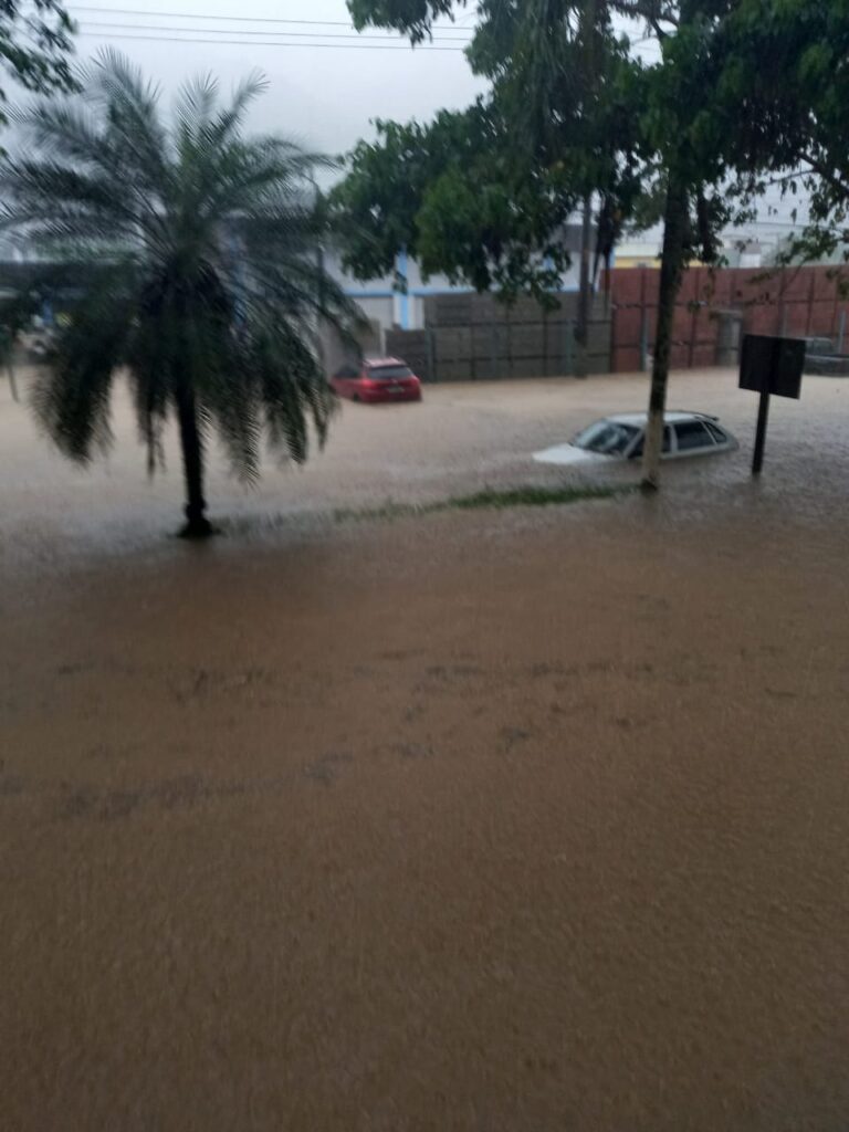 Alerta máximo para escorregamento de terra nas cidades do litoral norte