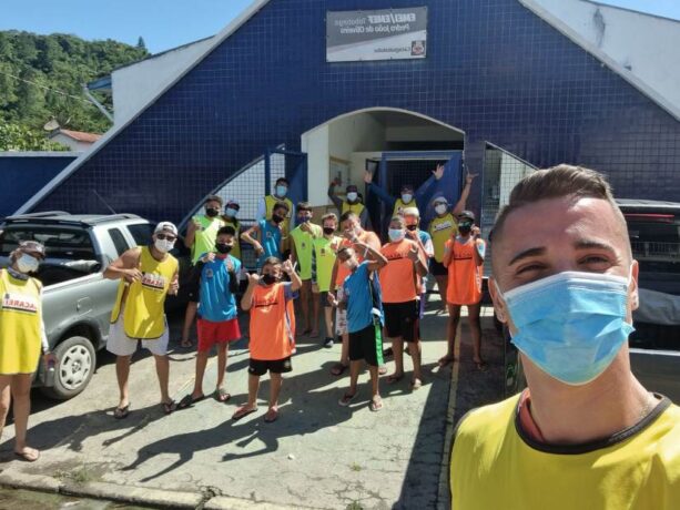 Crianças de projetos sociais de Jacareí viajam para praia em Caraguatatuba 2