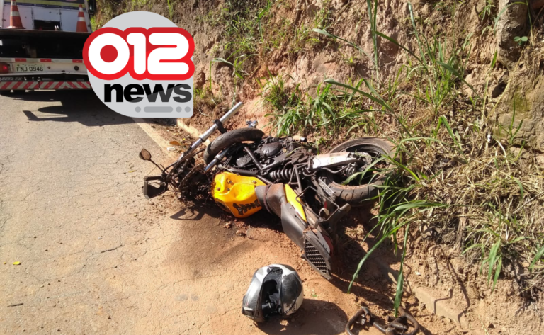Motociclista é arremessado e fica gravemente ferido na Rodovia Oswaldo Cruz em Taubaté