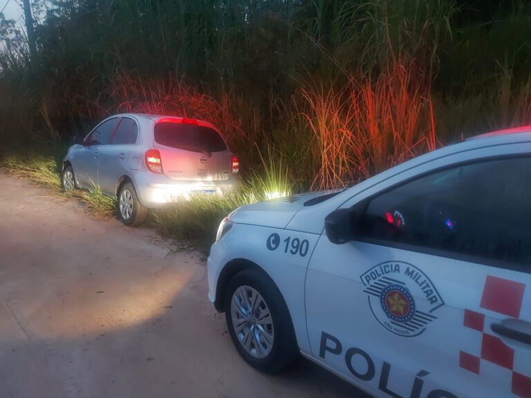 Criminosos roubam armamentos e munição de caminhão na Via Dutra em Jacareí. A ocorrência aconteceu por volta do meio-dia desta segunda-feira (14/02).
