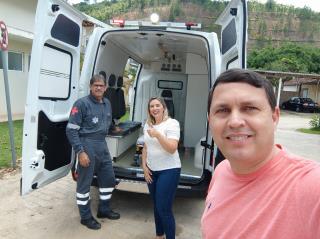 Saúde pública de Paraibuna recebe nova ambulância de grande porte