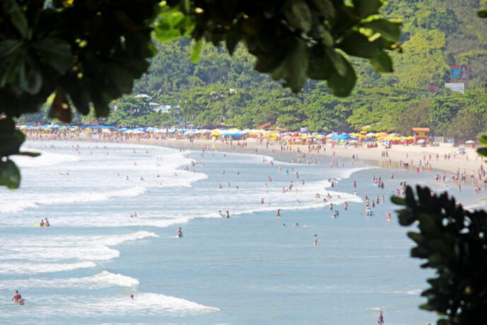 Praias impróprias-capa
