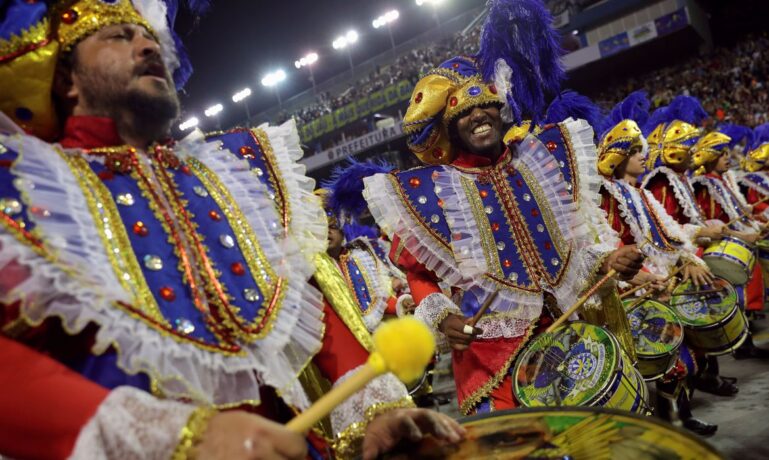 escolas de samba-carnaval são paulo-capa