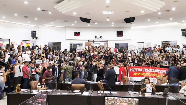 protesto-piso salarial de professores-capa