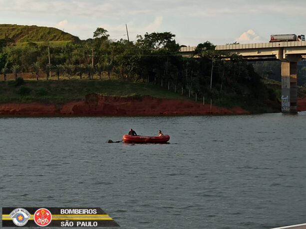 naufrágio-represa de igaratá-capa