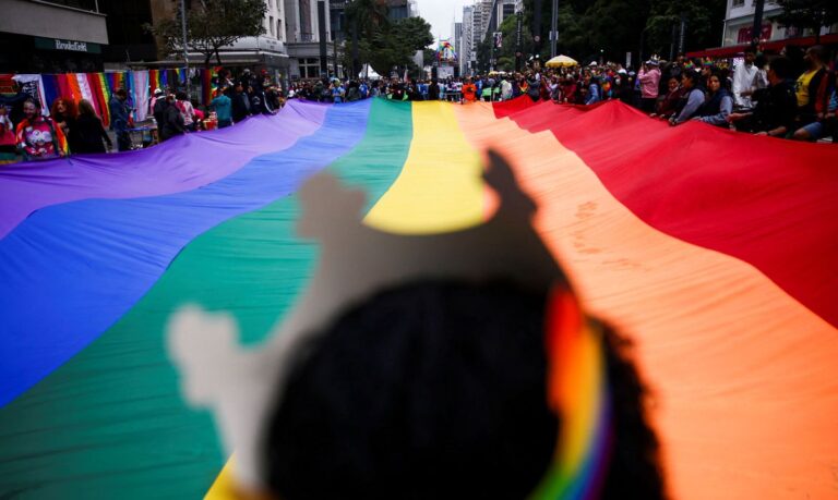 dialoga lgbtqia+-capa