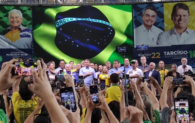 bolsonaro-farma conde arena-capa