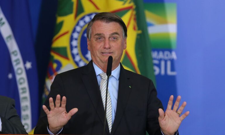 bolsonaro-multa-tse-capa