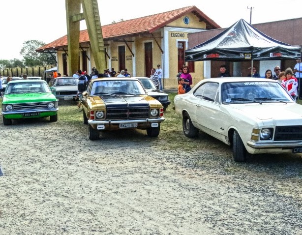 encontro de carros antigos-eugênio de melo-capa