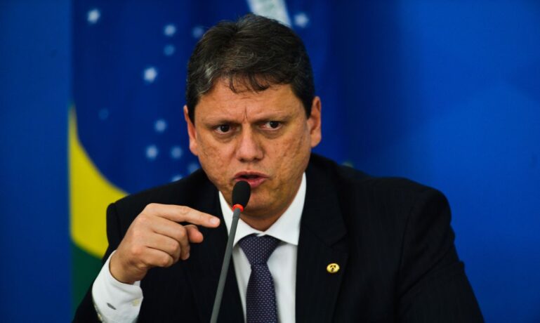 tarcísio de freitas-capa