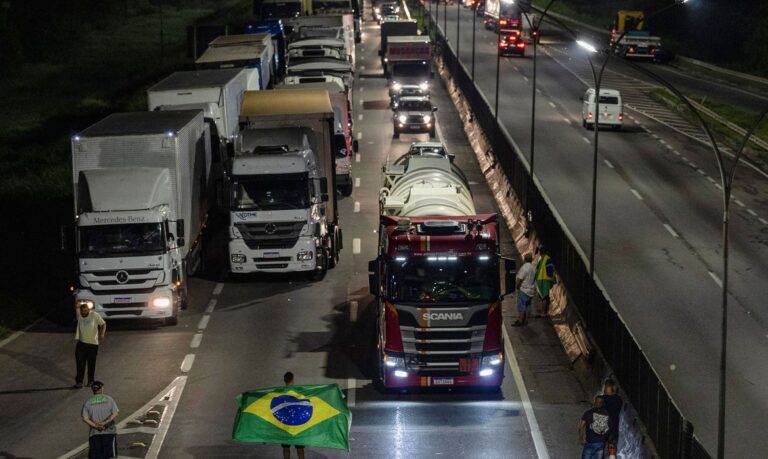 bloqueios em rodovias-capa