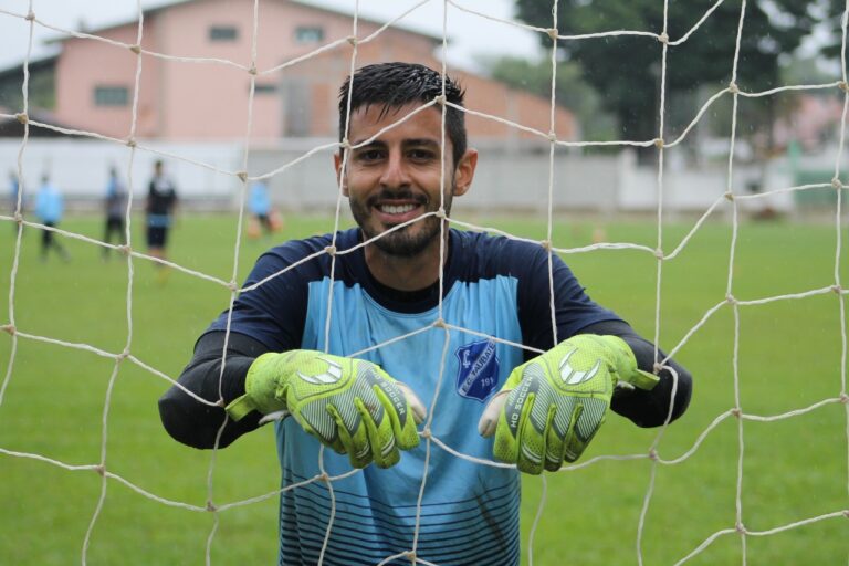 Goleiro William Menezes está de volta ao Taubaté