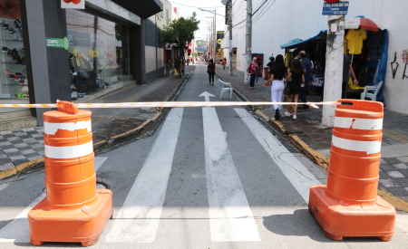 Rua Sargento Acrísio Santana em Jacareí será fechada para compras de Natal