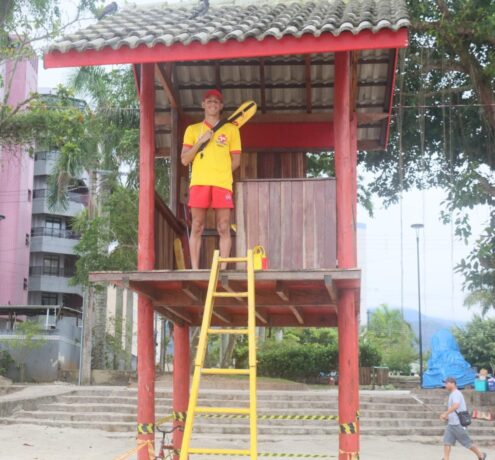 Guarda-vidas temporários começam a atuar em Caraguatatuba