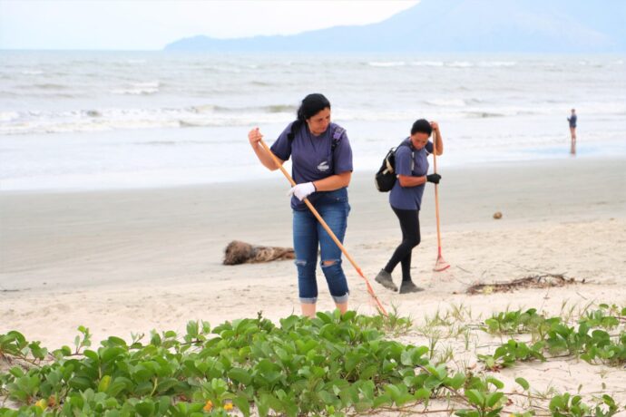 Caraguatatuba monta operação especial de limpeza de praias na alta temporada