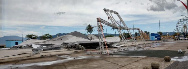 Caraguatatuba trabalha na recuperação dos estragos após vendaval de 70 kmh