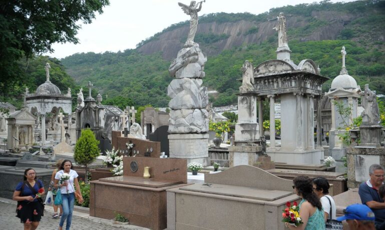 Programa do SUS em São Paulo oferece apoio gratuito a pessoas em luto
