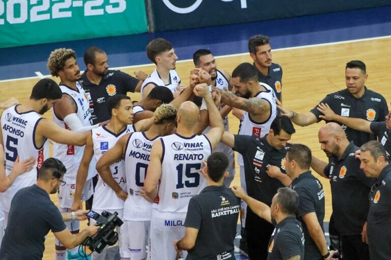 São José Basketball tem confronto direto contra o Pinheiros em SP