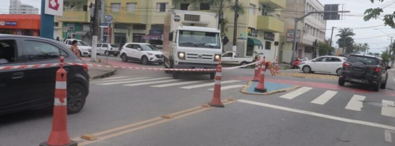 Prefeitura de Caraguatatuba modifica acesso à rotatória do Centro para quem circula pela Avenida Castelo Branco