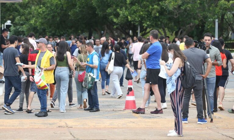 Provas do Enem 2022 são reaplicadas hoje e amanhã a 3,2 mil estudantes
