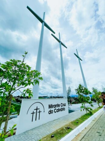 Inauguração do Mirante Cruz do Calvário: Monumento com Cruz de 34 Metros às Margens da Dutra em São José dos Campos