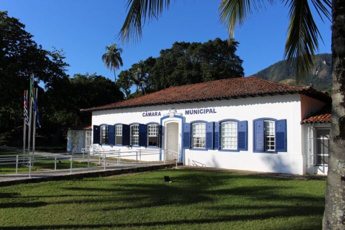 Reajuste Salariais em Ilhabela: Debate Acirrado entre Políticos e Servidores Públicos
