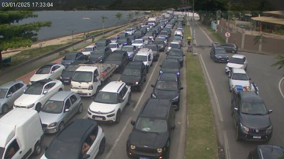 Fila de Espera na Travessia de Balsa entre São Sebastião e Ilhabela Chega a 3h30
