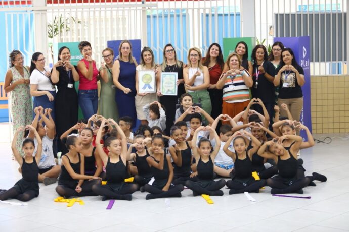 Alunos e professores da unidade, que teve o maior crescimento no último Ideb - Foto: Claudio Vieira/PMSJC